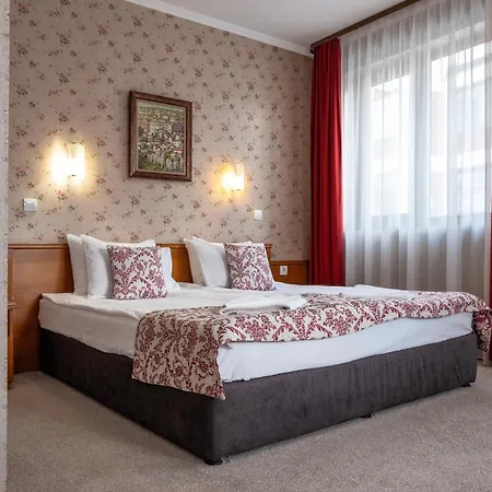 Hotel Real *